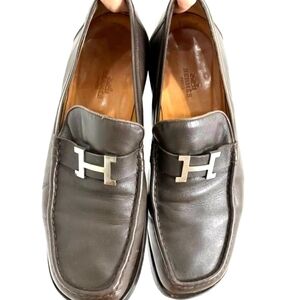 GENDER NEUTRAL  AUTHENTIC HERMES LOGO LOAFERS SIZE 8 1/2 MENS Or WOMENS SIZE 10.